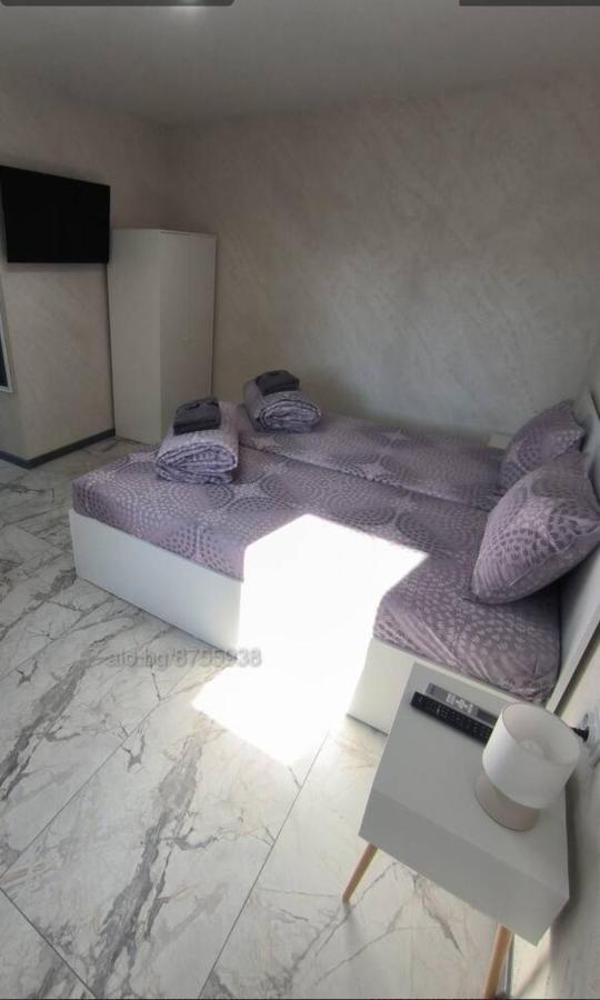 студио ава 2 Apartment Sliven
